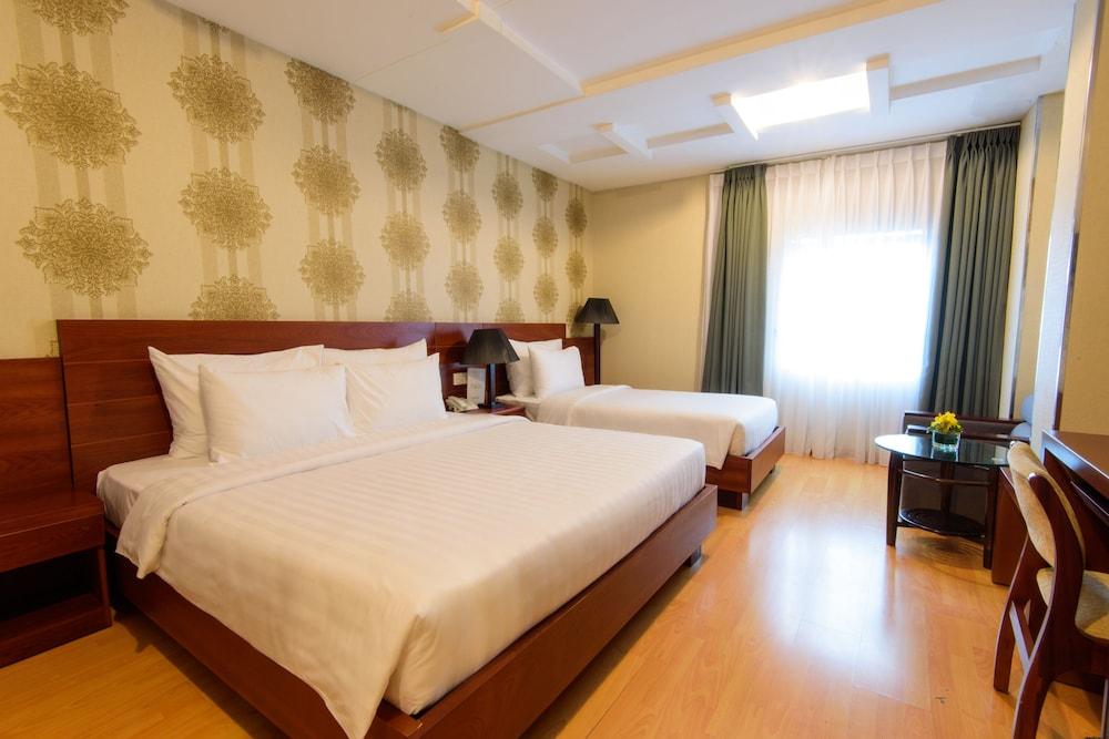 Khách sạn Park Saigon 3*