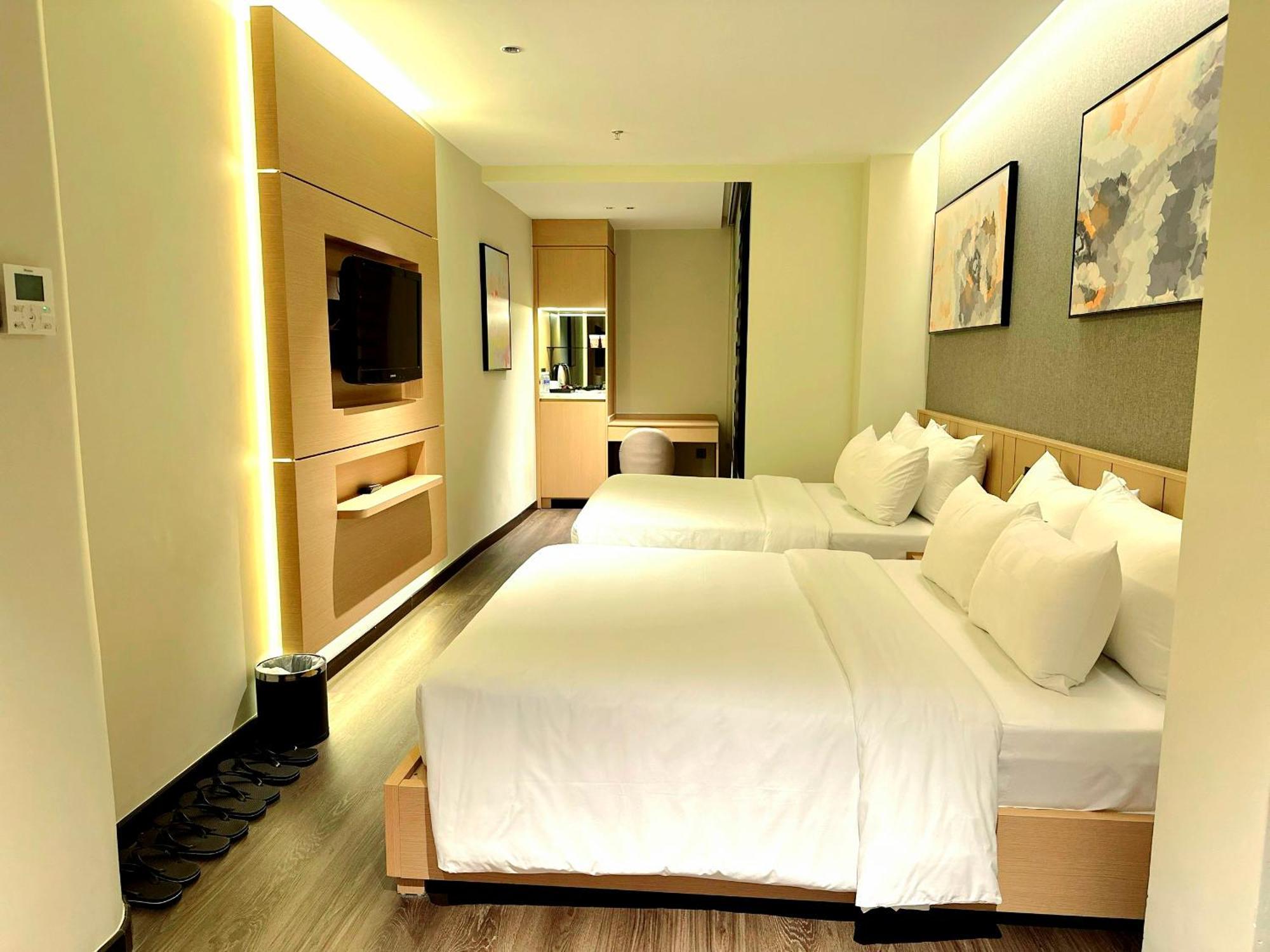 Park Saigon Отель 3*