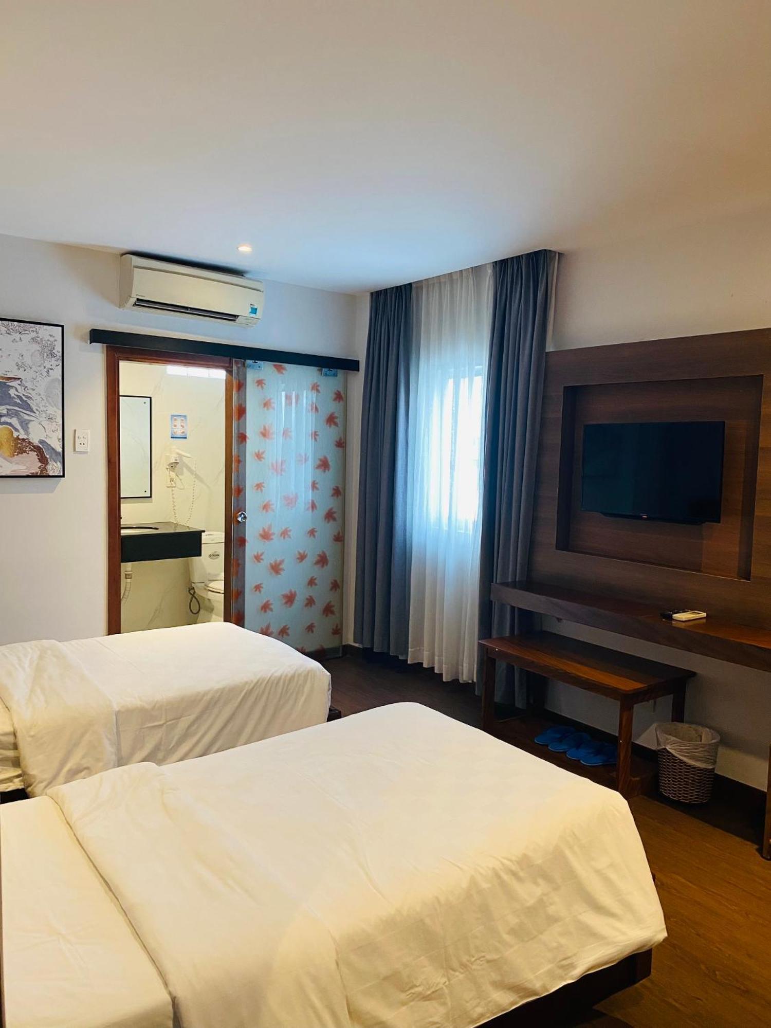 Park Saigon Отель 3*